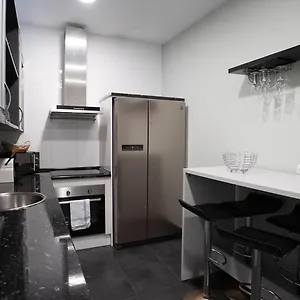 Centrico, Junto A Estacion De Bus/tren, Y Playas Appartement